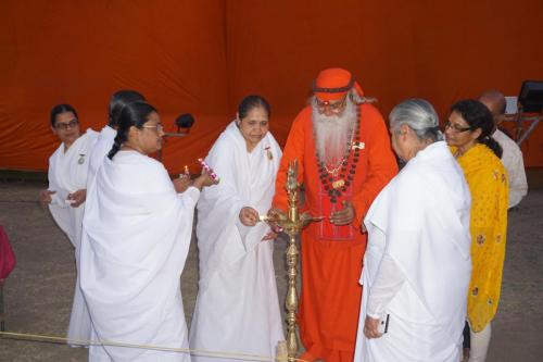Candle-Lighting-in-chaitanya-Jhanki-by-Swami-Pragyanand-Giri